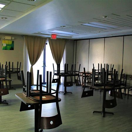 Quality Inn & Suites Kearneysville - Martinsburg Εξωτερικό φωτογραφία