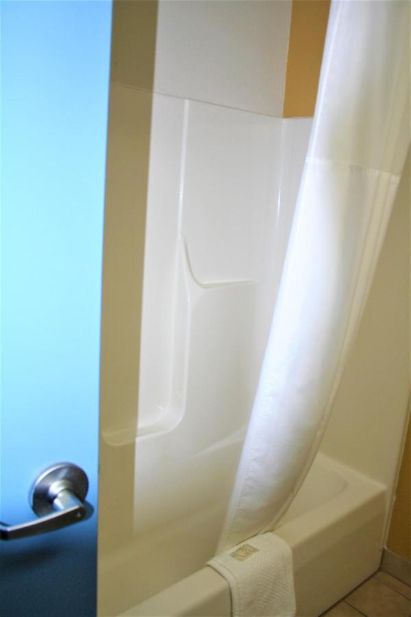 Quality Inn & Suites Kearneysville - Martinsburg Εξωτερικό φωτογραφία