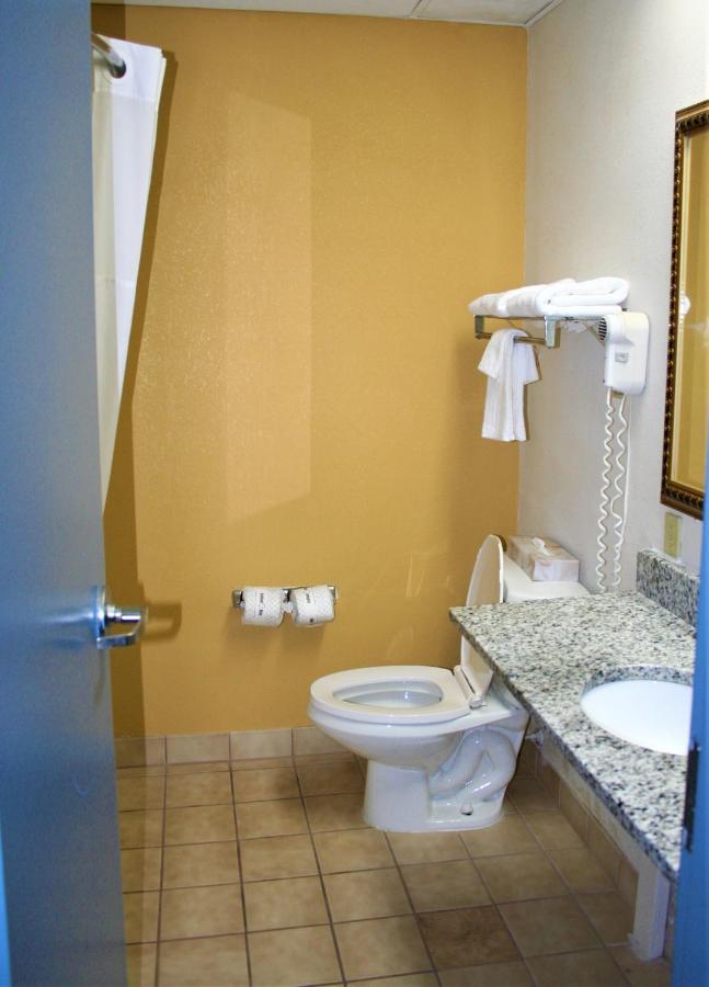 Quality Inn & Suites Kearneysville - Martinsburg Εξωτερικό φωτογραφία