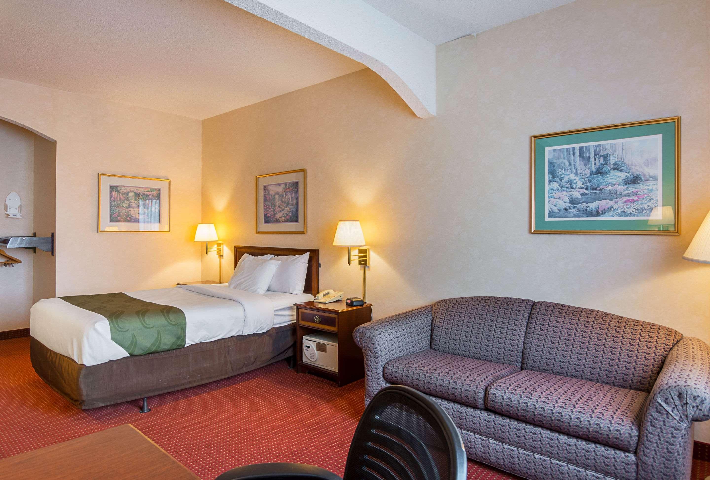 Quality Inn & Suites Kearneysville - Martinsburg Εξωτερικό φωτογραφία