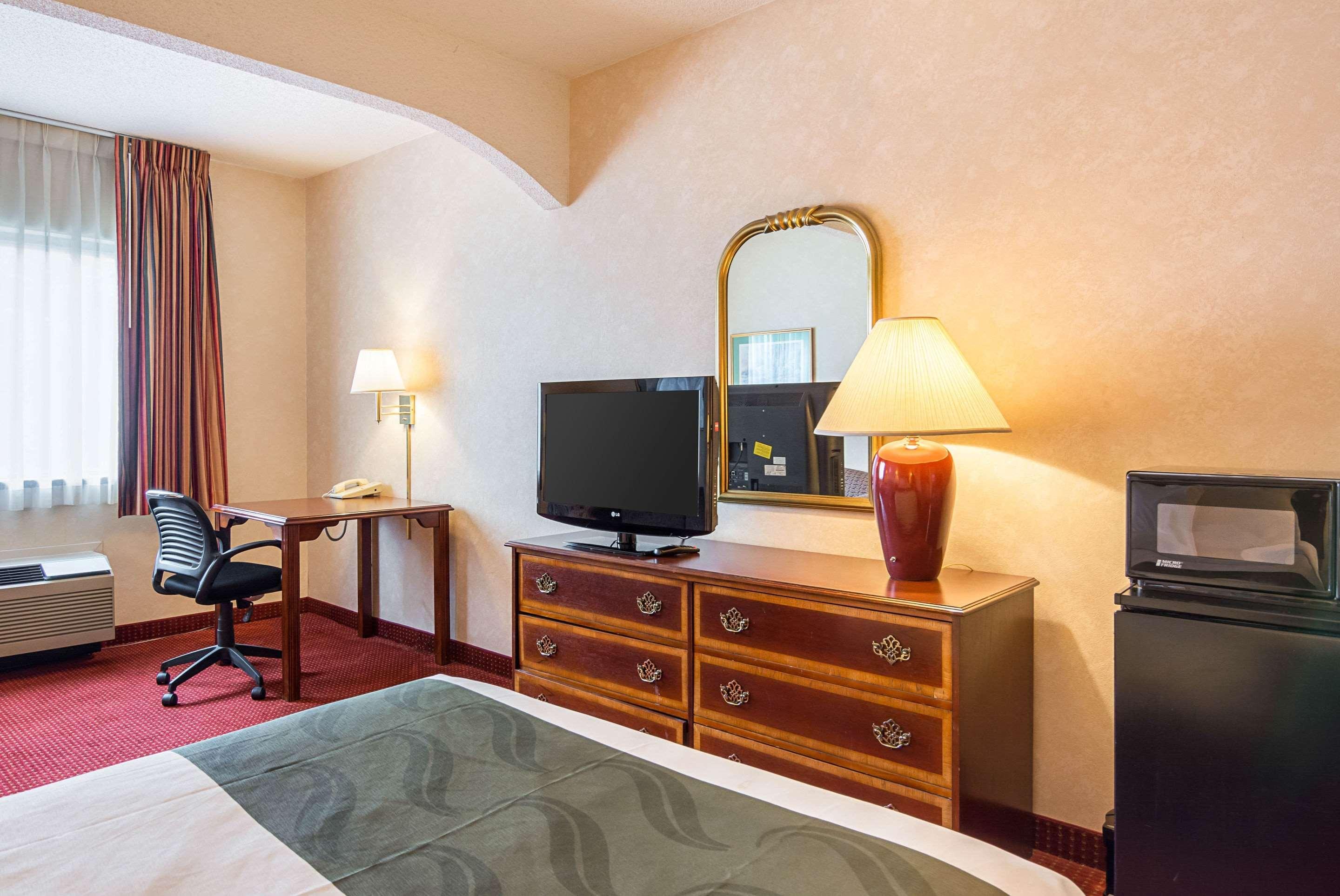 Quality Inn & Suites Kearneysville - Martinsburg Εξωτερικό φωτογραφία
