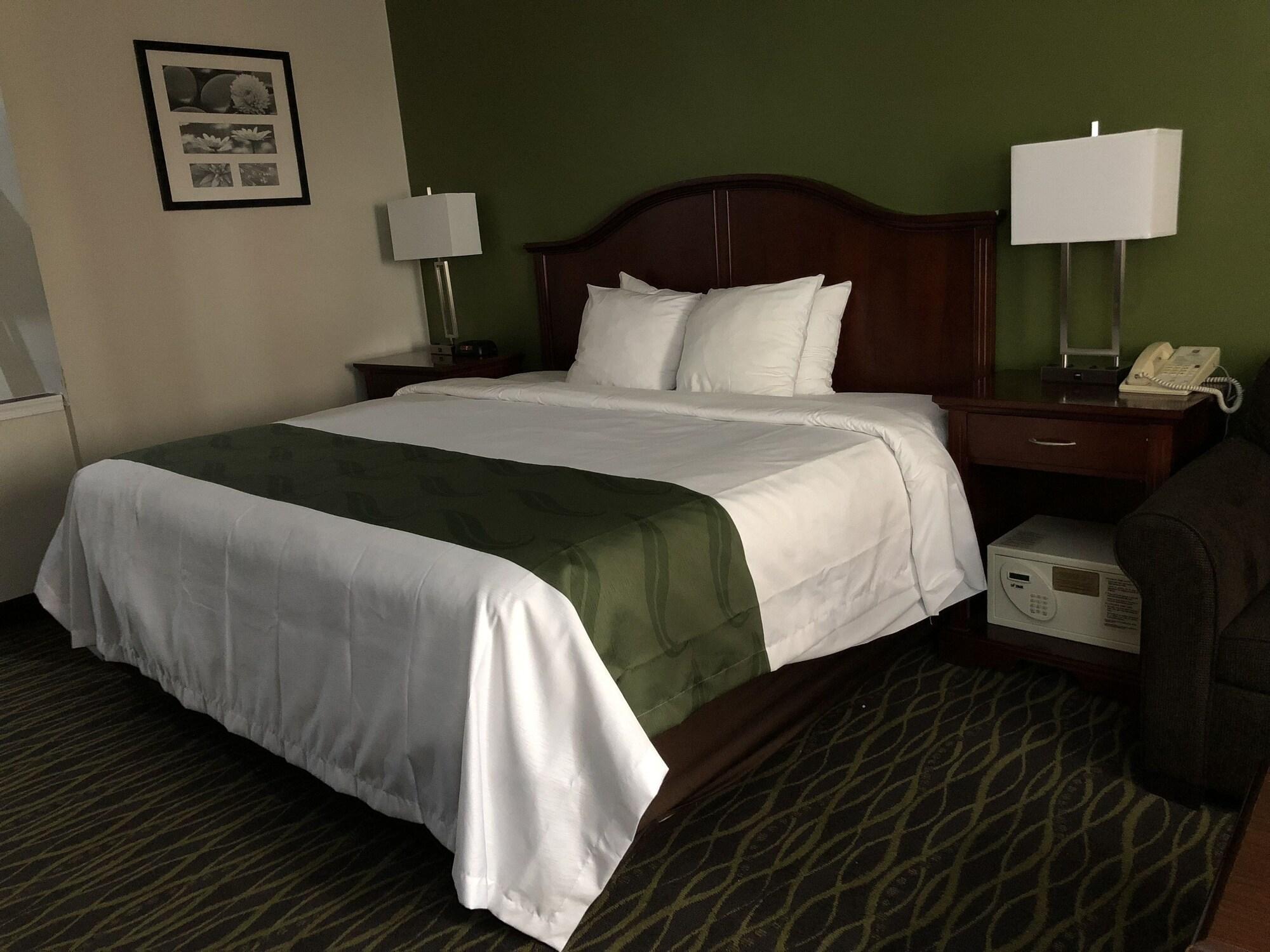 Quality Inn & Suites Kearneysville - Martinsburg Εξωτερικό φωτογραφία