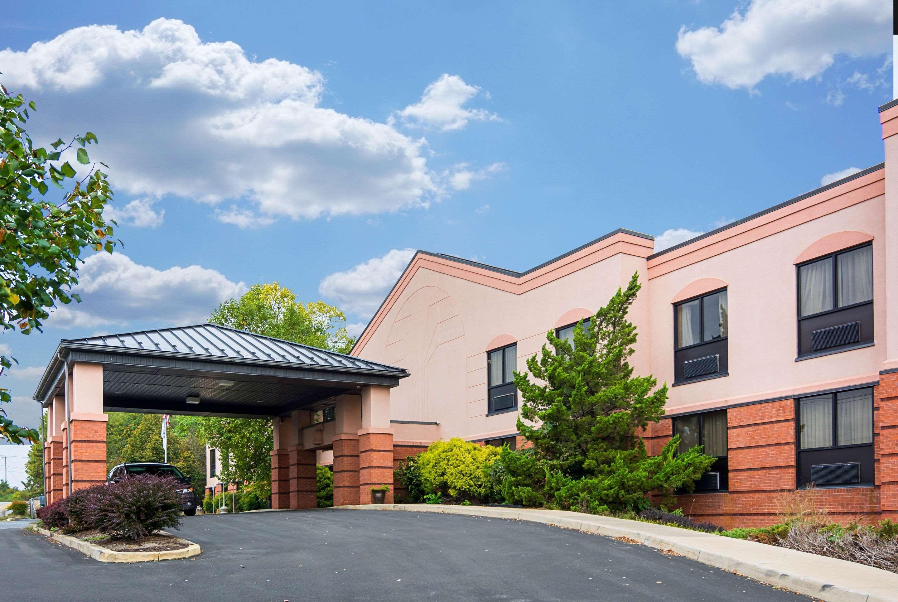 Quality Inn & Suites Kearneysville - Martinsburg Εξωτερικό φωτογραφία