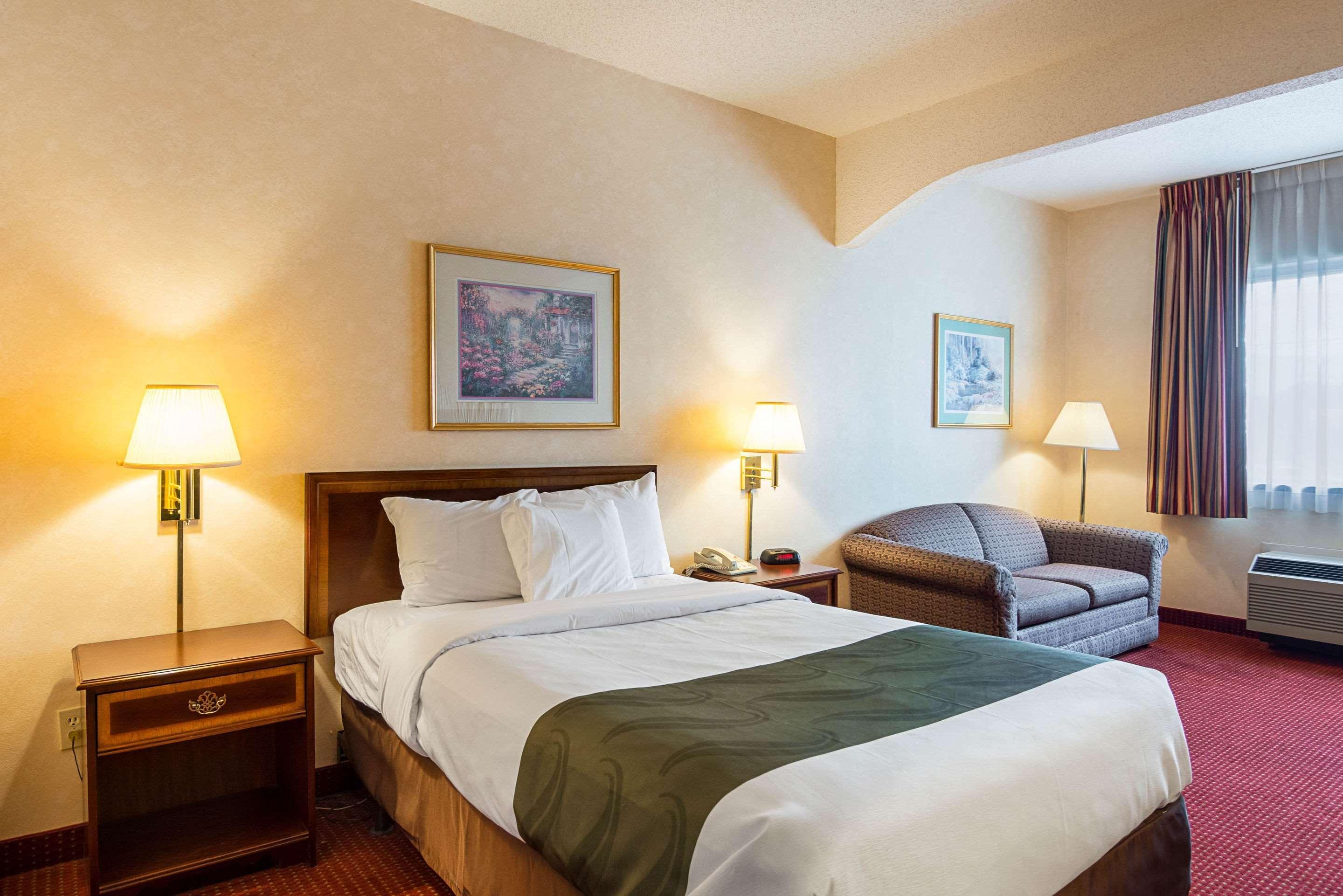 Quality Inn & Suites Kearneysville - Martinsburg Εξωτερικό φωτογραφία